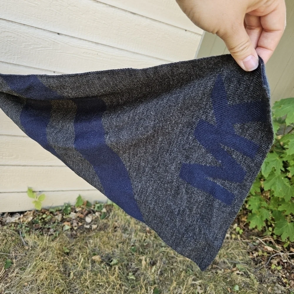 MICHAEL Michael Kors gray and navy scarf with MK logo
